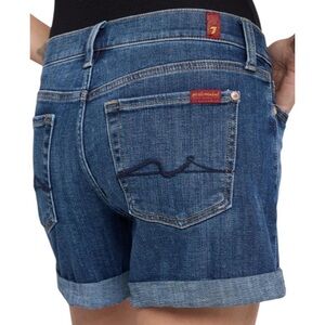 7 For All Mankind Size 27 Lightly Faded Blue Broken Twill Mid Roll Short